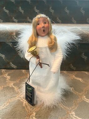 Byers Choice 2019 Angel with Bell